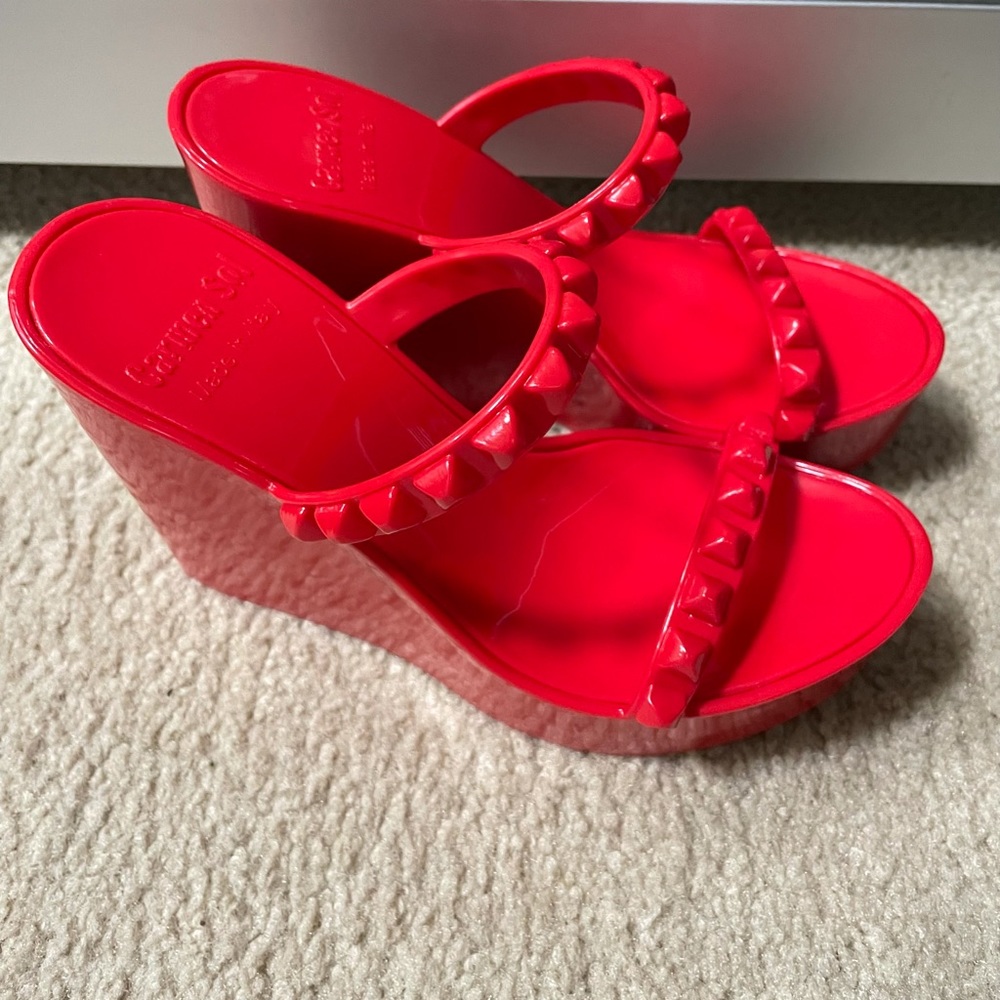 Brand new Carmen Sol Tonino Wedge made in Italy.